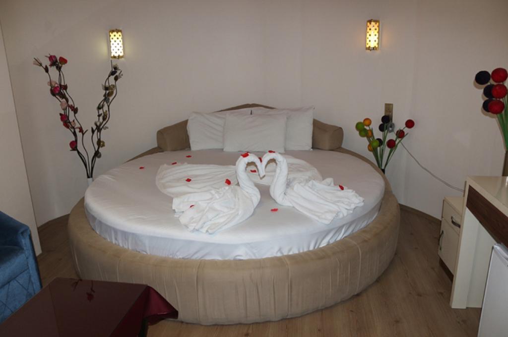 Mesnevi Hotel Ικόνιο Δωμάτιο φωτογραφία